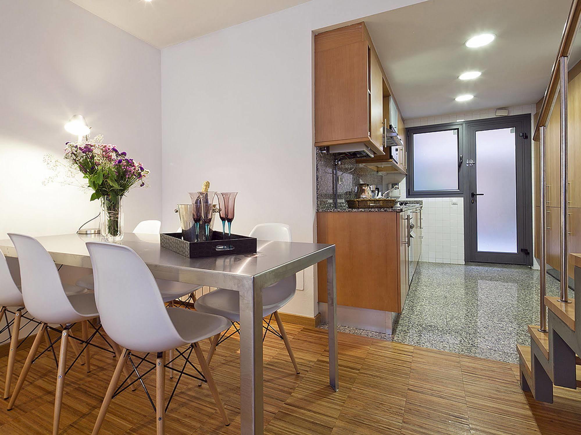 My Space Barcelona Park Gueell Apartments Exterior photo