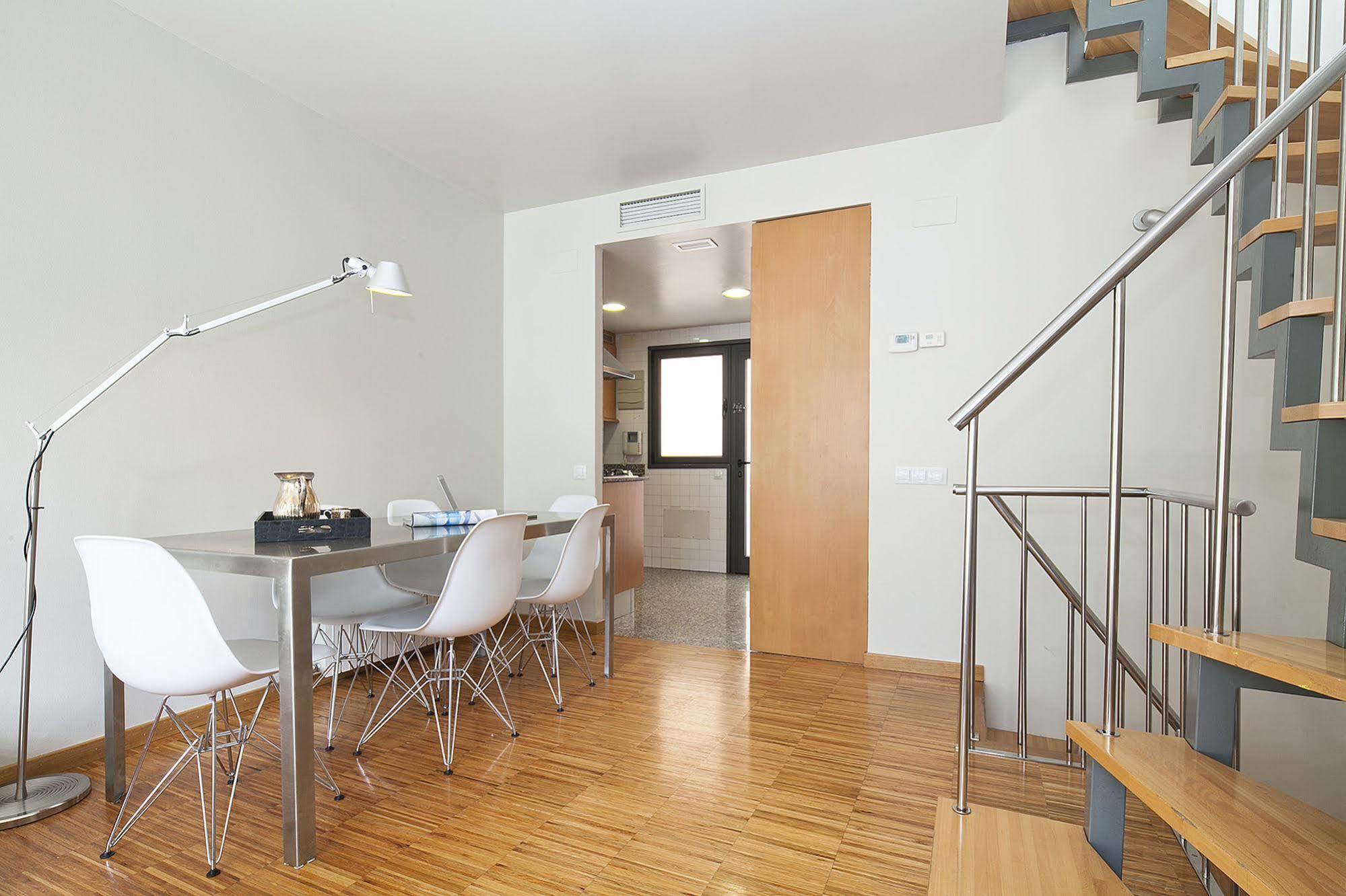 My Space Barcelona Park Gueell Apartments Exterior photo